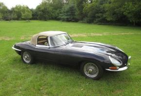 Jaguar E-Type photo