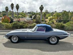 Jaguar E-Type photo