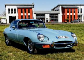 Jaguar E-Type photo