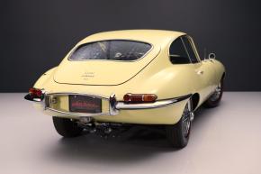 Jaguar E-Type photo