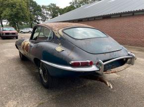 Jaguar E-Type photo