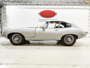 Jaguar E-Type photo