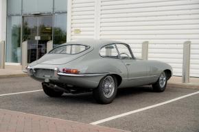 Jaguar E-Type photo