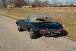 Jaguar E-Type photo