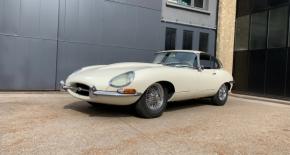 Jaguar E-Type photo