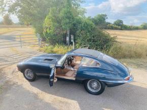 Jaguar E-Type photo