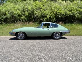 Jaguar E-Type photo