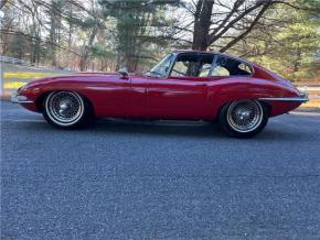 Jaguar E-Type photo