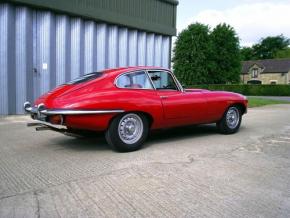 Jaguar E-Type photo