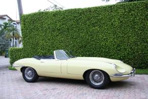 Jaguar E-Type photo