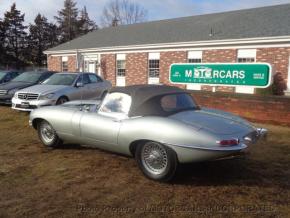 Jaguar E-Type photo