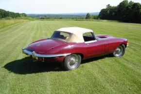 Jaguar E-Type photo