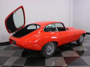 Jaguar E-Type photo