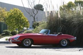 Jaguar E-Type photo