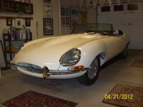 Jaguar E-Type photo