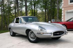 Jaguar E-Type photo