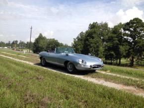 Jaguar E-Type photo